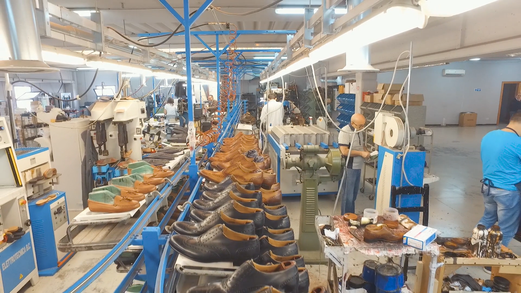 Chi siamo - Marton Calzature Artigiane Zona Asi Carinaro Caserta Italia